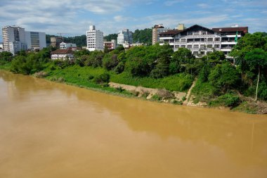 Itajai Acu Nehri ve Blumenau şehri, Santa Catarina, Brezilya.
