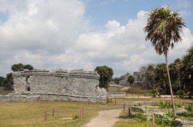 Tulum arkeolojik alanı mahvediyor. Riviera Maya, Meksika 'daki Antik Maya Harabeleri.