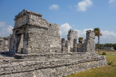Tulum arkeolojik alanı mahvediyor. Riviera Maya, Meksika 'daki Antik Maya Harabeleri.