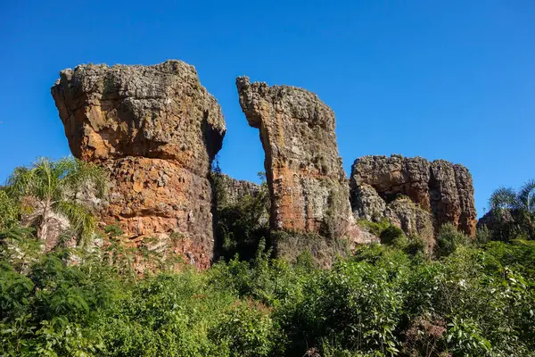 Vila Velha Eyalet Parkı 'ndaki kum taşı jeolojik anıtlar ya da Arenitos. Ponta Grossa, Parana, Brezilya.