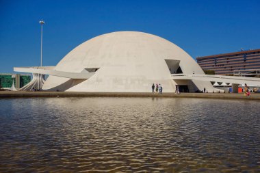 Brasilia, Brezilya - 22 Haziran 2024: Cumhuriyet Ulusal Müzesi ve Çeşme.