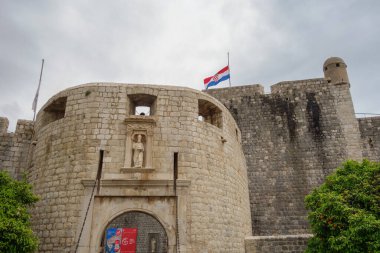Dubrovnik kale duvarındaki Yığın Kapısı. Hırvatistan.