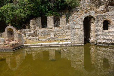 Butrint arkeoloji sahası, antik Yunan polisi ve daha sonra Arnavutluk 'un Ksamil kentinde Roma kenti. Unesco Dünya Mirası Sitesi.