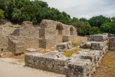 Butrint arkeoloji sahası, antik Yunan polisi ve daha sonra Arnavutluk 'un Ksamil kentinde Roma kenti. Unesco Dünya Mirası Sitesi.