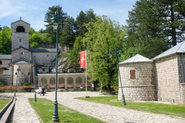 Cetinje, Karadağ - 05.06.2025: Ülkenin tarihi ve cumhurbaşkanlığı başkenti manastırı.