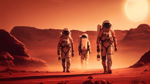 Astronauter Öknen Vid Solnedgången Högkvalitativt Foto — Stockfoto