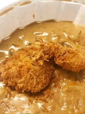 Curry udon with deep-fried shrimp