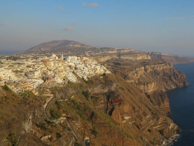 Santorini 'deki Oia köyünün manzarası. Yüksek kalite fotoğraf