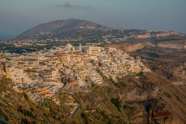 Santorini 'deki Oia köyünün manzarası. Yüksek kalite fotoğraf