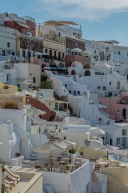 Santorini 'deki Oia köyünün manzarası. Yüksek kalite fotoğraf