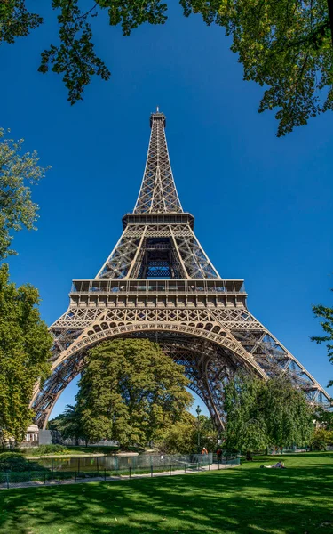 Vista Della Torre Eiffel Che Attraversa Parigi Foto Alta Qualità — Foto Stock