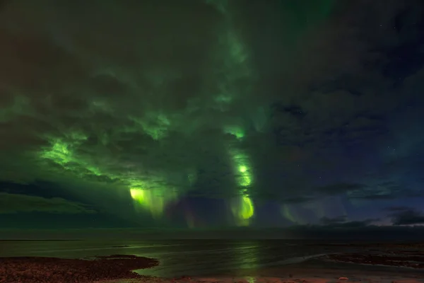 Aurora Boreal Sobre Mar Islandia Foto Alta Calidad —  Fotos de Stock