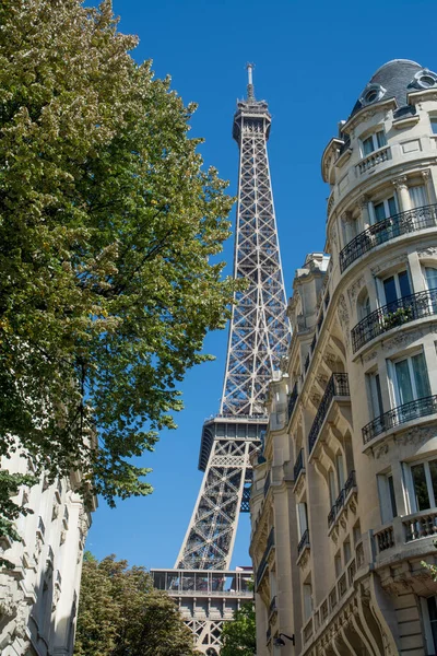 Vista Torre Eiffel Caminando Por París Foto Alta Calidad — Foto de Stock