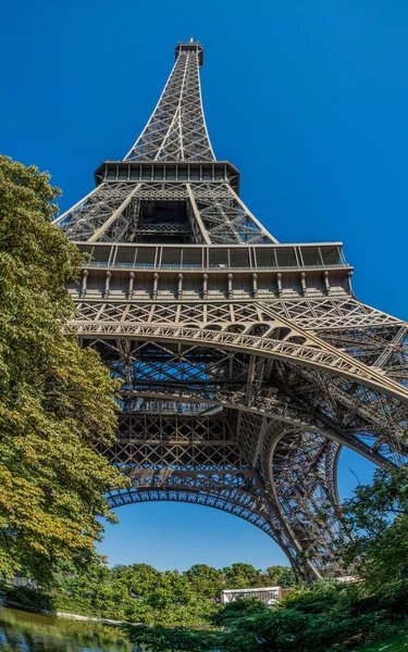 Metalowa Konstrukcja Wieży Eiffla Wysokiej Jakości Zdjęcie — Zdjęcie stockowe