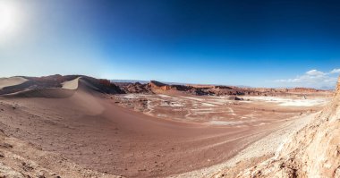 Atakama, Şili 'deki Valles de la Luna' nın çöl manzarası. Yüksek kalite fotoğraf