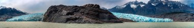 Torres del Paine Ulusal Parkı 'ndaki gri buzulda, Şili Patagonya' da. Yüksek kalite fotoğraf