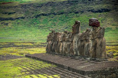 Tongariki 'de moais, Rapa Nui, Paskalya Adası. Yüksek kalite fotoğraf