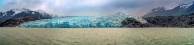 Torres del Paine Ulusal Parkı 'ndaki gri buzulda, Şili Patagonya' da. Yüksek kalite fotoğraf