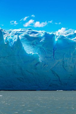 Perito Moreno 'nun Pampa Arjantin' deki buzul manzarası. Yüksek kalite fotoğraf