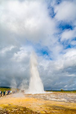 İzlanda 'da muhteşem gayzerler var. Yüksek kalite fotoğraf