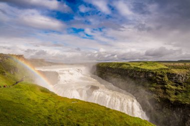 İzlanda 'da muhteşem Gullfoss şelalesi. Yüksek kalite fotoğraf