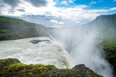 İzlanda 'da muhteşem Gullfoss şelalesi. Yüksek kalite fotoğraf