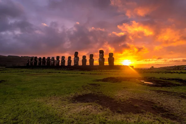 Moais Tongariki Lever Soleil Rapa Nui Île Pâques Photo Haute — Photo