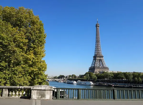 Vista Para Torre Eiffel Caminhando Por Paris Foto Alta Qualidade — Fotografia de Stock