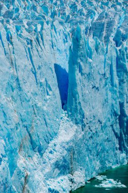 Perito Moreno 'nun Pampa Arjantin' deki buzul manzarası. Yüksek kalite fotoğraf