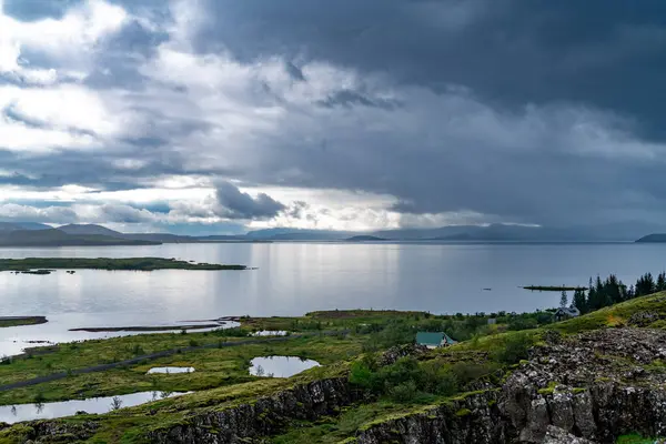 Θεαματικό Άγριο Τοπίο Στην Ισλανδία Υψηλής Ποιότητας Φωτογραφία Εικόνα Αρχείου