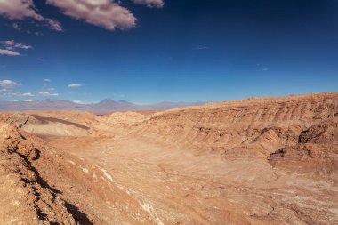 Atakama, Şili 'deki Valles de la Luna' nın çöl manzarası. Yüksek kalite fotoğraf