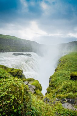 İzlanda 'da muhteşem Gullfoss şelalesi. Yüksek kalite fotoğraf