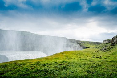 İzlanda 'da muhteşem Gullfoss şelalesi. Yüksek kalite fotoğraf