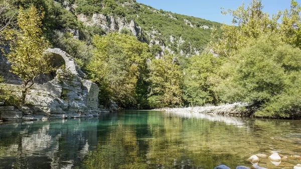 Vista Panorâmica Beleza Natural Rio Voidomatis Vikos Epiro Grécia Perto — Fotografia de Stock