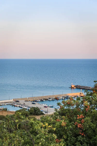 Aleksandropolis Evros Yunanistan yakınlarındaki Kiklops Mağarası 'ndan Makri limanına panoramik manzara, yürüyüş yolu.