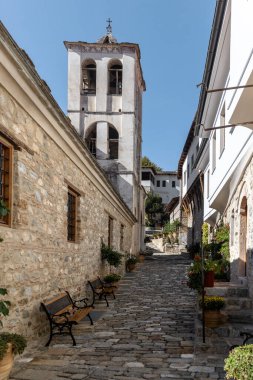 Yunanistan 'ın Serres kentinde, Menikio Dağı' nda yer alan Timios Prodromos Ortodoks Manastırı Anıtı.