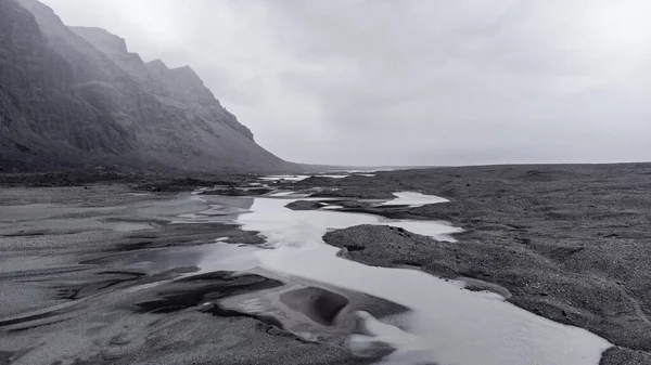 Icelandic coast between ocean and glacier