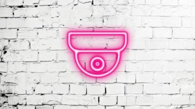 Işıldayan, neon kubbe kamerasının beyaz duvardaki Icon 'u vuruşunun video görüntüleri. Lazer Pictogram animasyonu. Kusursuz döngü. 4k video.