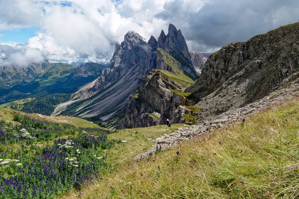 Dolomitlerin güzel manzarası, İtalya
