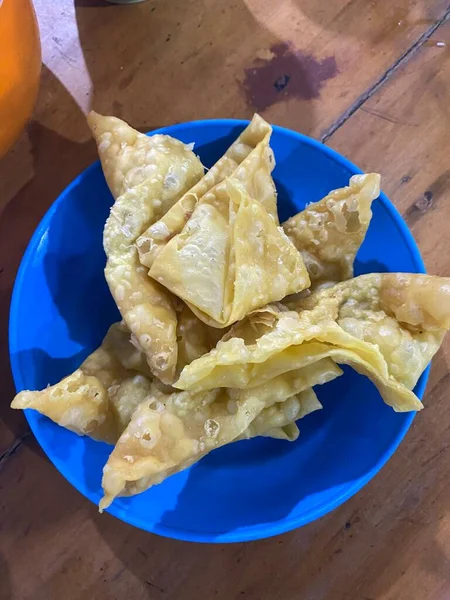 Fried crispy dumpling skin