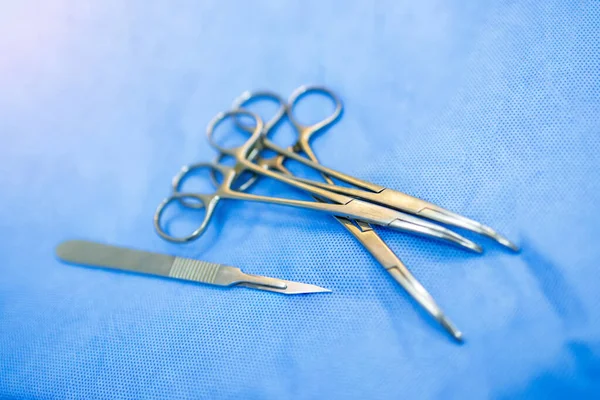 Instrumentos Médicos Para Cirugía Dentro Del Quirófano Hospital Herramientas Quirúrgicas — Foto de Stock