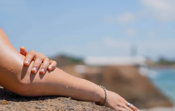 Detail elegant fingers of a woman's hand. 