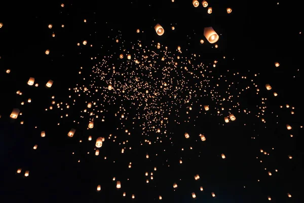 stock image Flying lanterns at Yi Peng Lantern Festival, Chiang Mai, Thailand