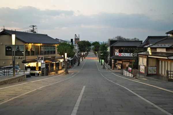 日本岛门 Shimane 2022年11月8日 通往日本历史最悠久 最重要的神道神道之一Izumo Taisha的入口道路或进近道路或神门路 — 图库照片