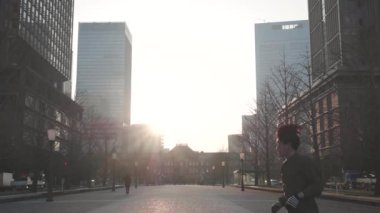 Tokyo, Japonya - 7 Mart 2023: Tokyo, Japonya 'da bahar sabahı Gyoko Caddesi