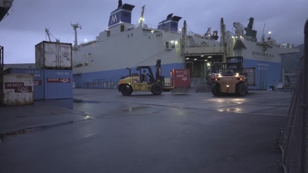 Kagoshima Japão Maio 2023 Descarregar Carga Ferry Porto Naze Amanhecer — Vídeo de Stock