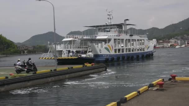 Hirošima Japonsko Června 2023 Trajekt Odplouvající Port Habu Připlouvá Přístavu — Stock video