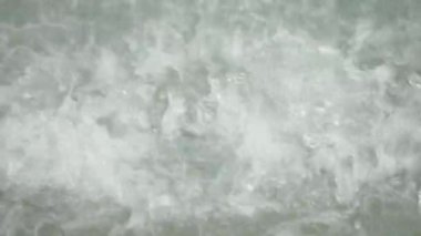 Tokyo, Japonya - 18 Ağustos 2024: Su sıçratmada yavaş hareket