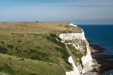Kent, İngiltere - 14 Eylül 2024: Beyaz Dover Kayalıkları veya Dover Kayalıkları
