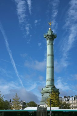 Patis, Fransa - 1 Ekim 2024: Colonne de Juillet Paris 'te Bastille Meydanı